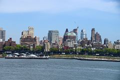 28-04 East River And Brooklyn From New York Financial District